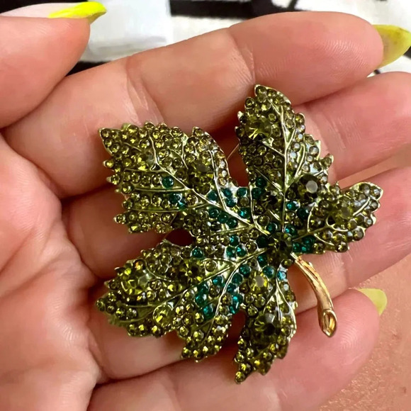 Bria Red Maple Leaf Green Crystal Brooch - Picture 7 of 8
